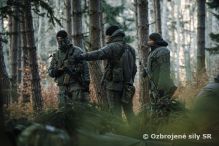 Z�vere�n� sk��ka �peci�lov � bojovn�kov